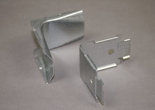The Wiremold Co - Wiremold 1517 2-1/2" Galvanized Steel 1-Channel Overfloor Raceway Internal Elbow