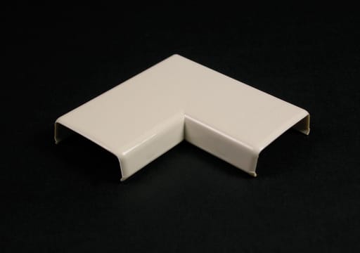 The Wiremold Co - Wiremold 811 2-1/2" Ivory Non-Metallic 1-Channel Raceway 90 Degrees Flat Elbow