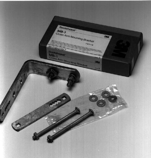 3M - 3M 7000149314 3M™ Cross-Arm Mountin
